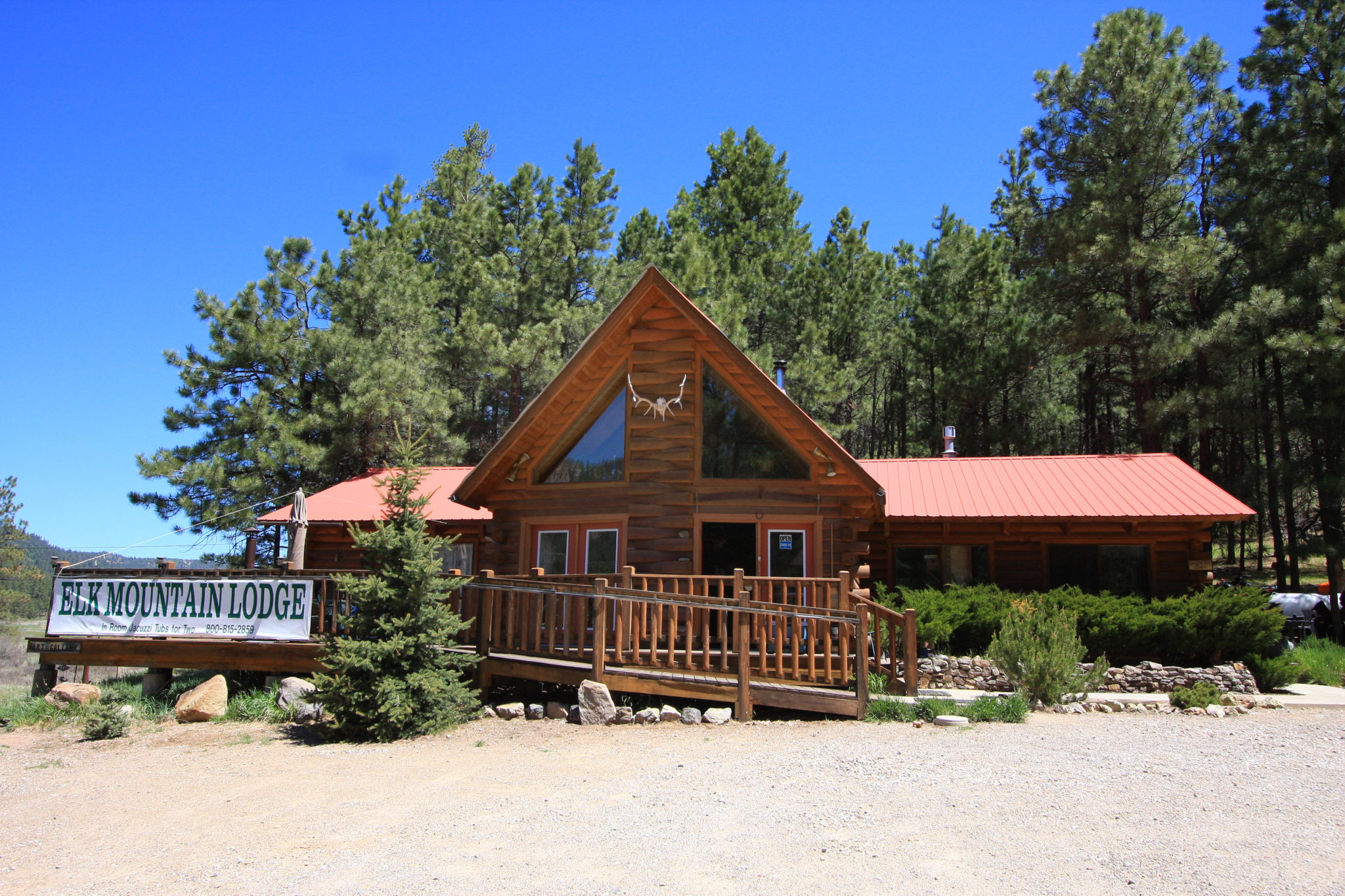 Elk Mountain Lodge